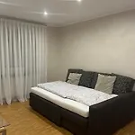 City Home- Business Apartment, Private Parking Free