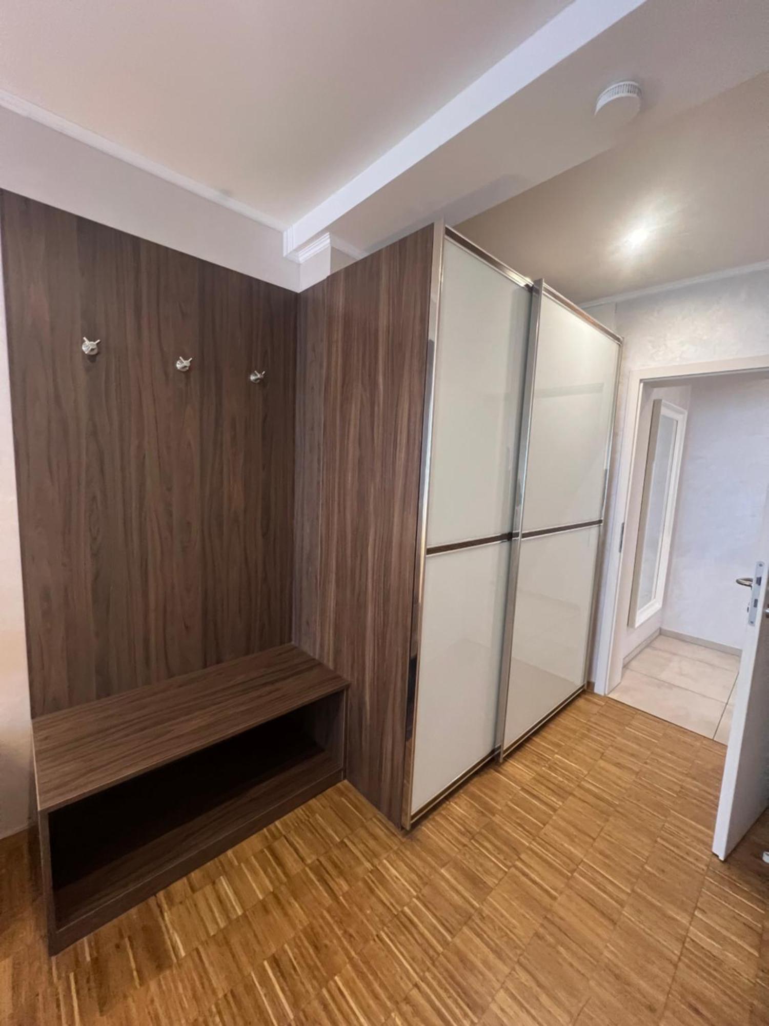 Apartment Home- Business Apartment, Private Parking Free *